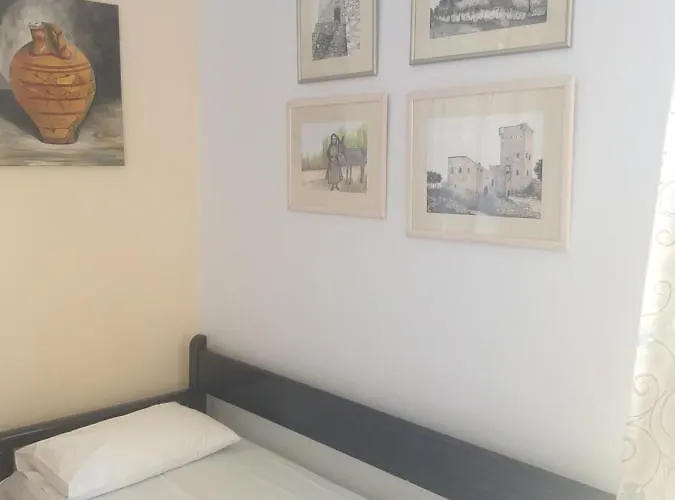 Daire Areti & Maria Gytheio