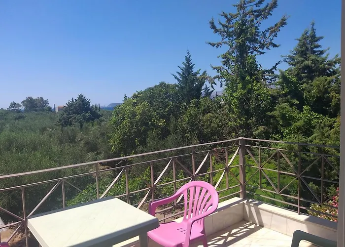 Daire Areti & Maria *